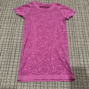 Lululemon athletic top